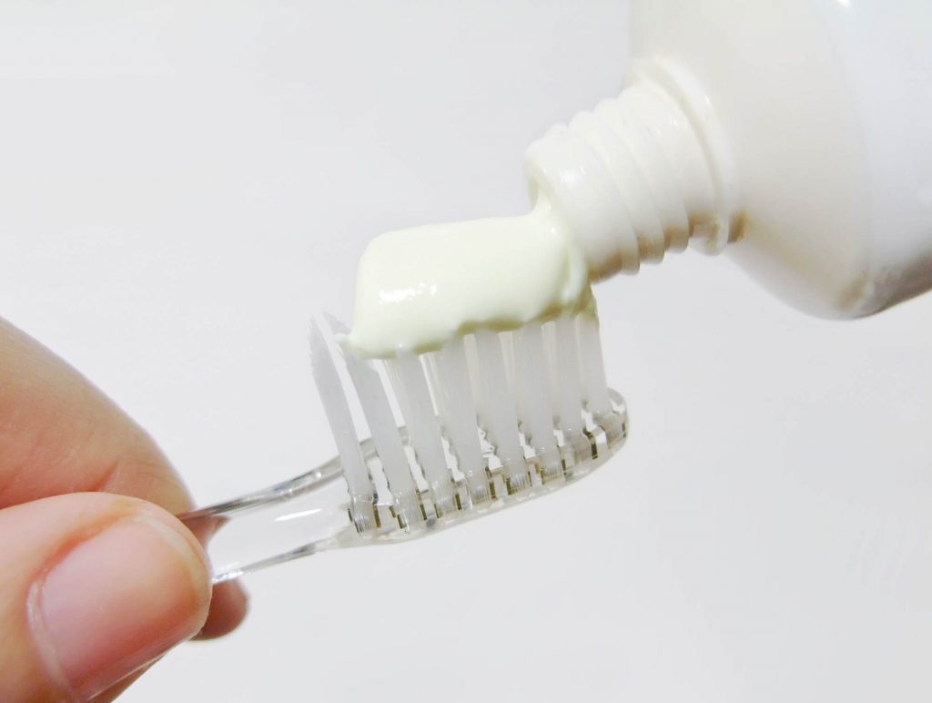 歯磨き粉の研磨剤とはどんなもの？その成分と効果とは？