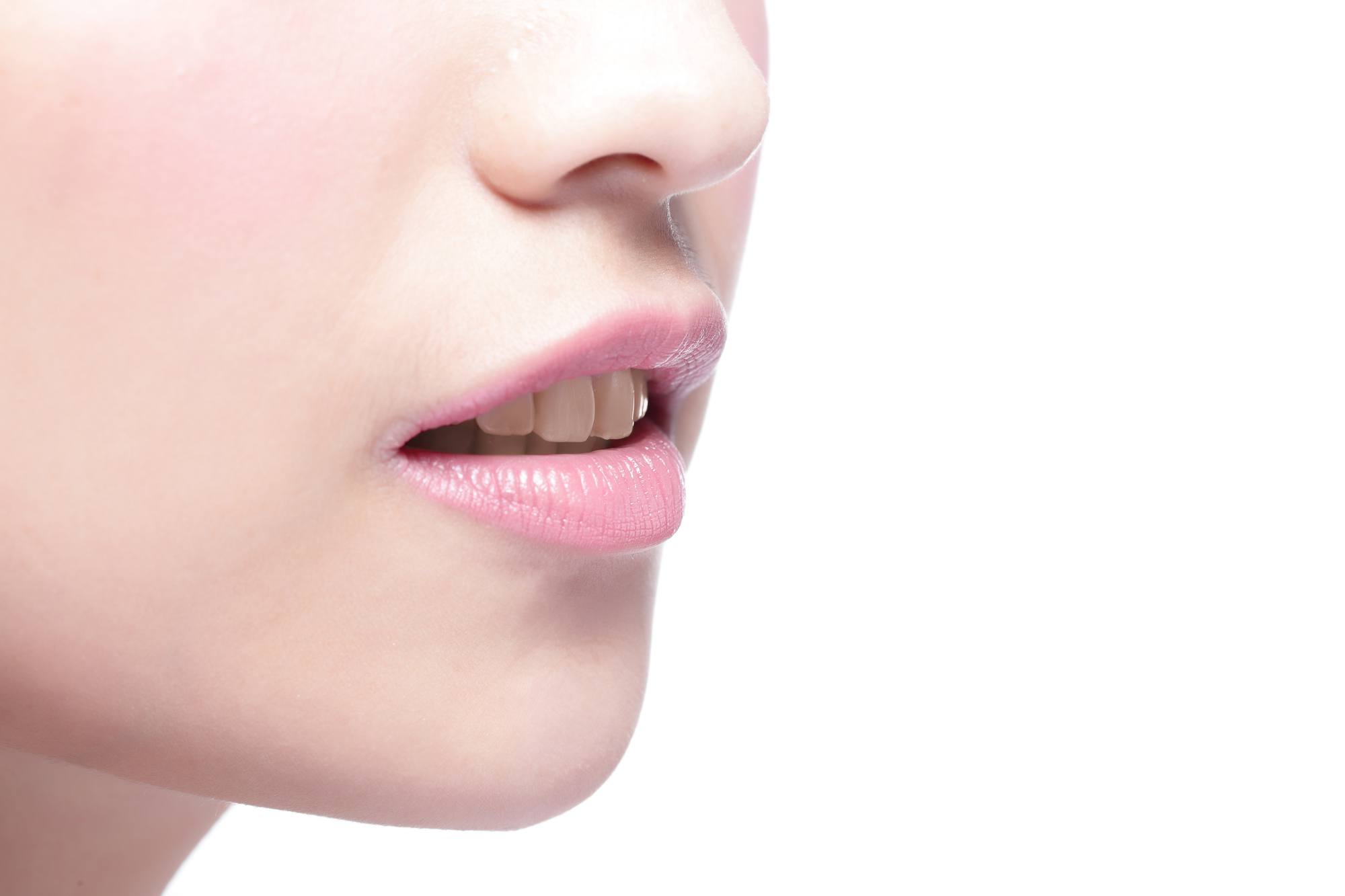 唇にできる口内炎の原因と特徴