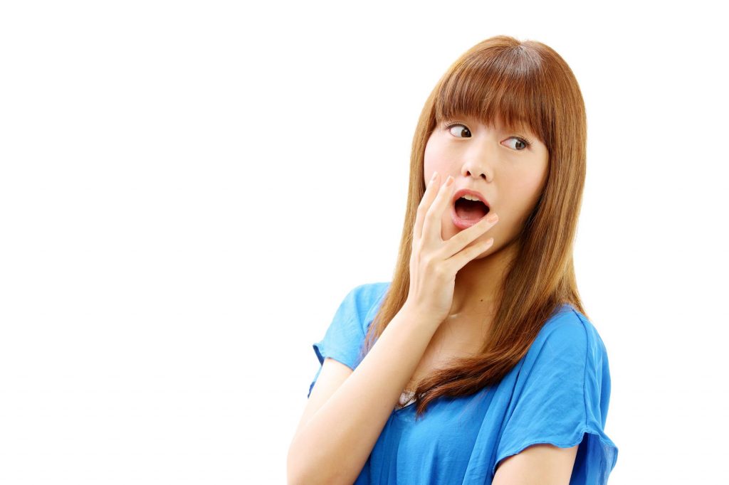 舌が真っ白な状態と口臭の関係とは？白い舌は口臭の原因？