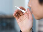 インプラントとタバコの関係とは？治療への影響はある？